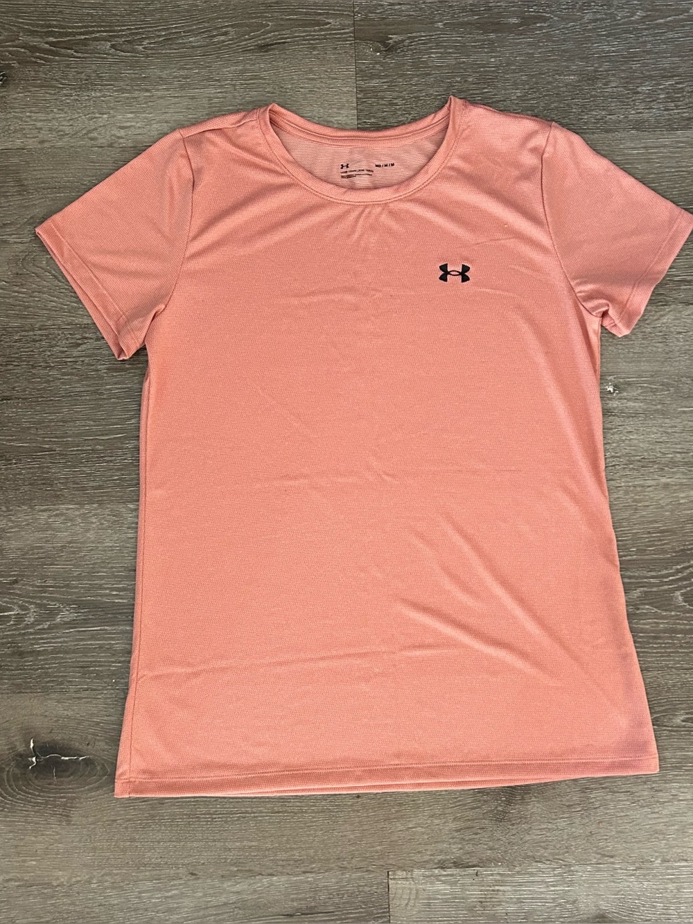 Women’s Medium Loose Fit Under Armour Heat Gear Peach Coral Short Sleeve Shirt